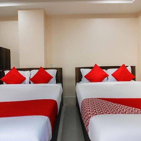 Oyo 66942 Venus Residency Hotel Lalaguda Bagian luar foto