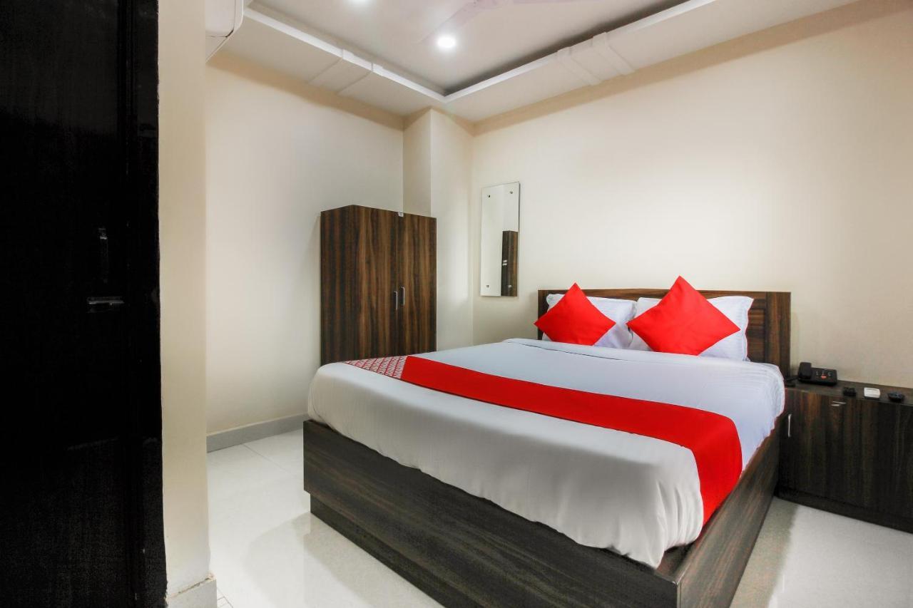 Oyo 66942 Venus Residency Hotel Lalaguda Bagian luar foto