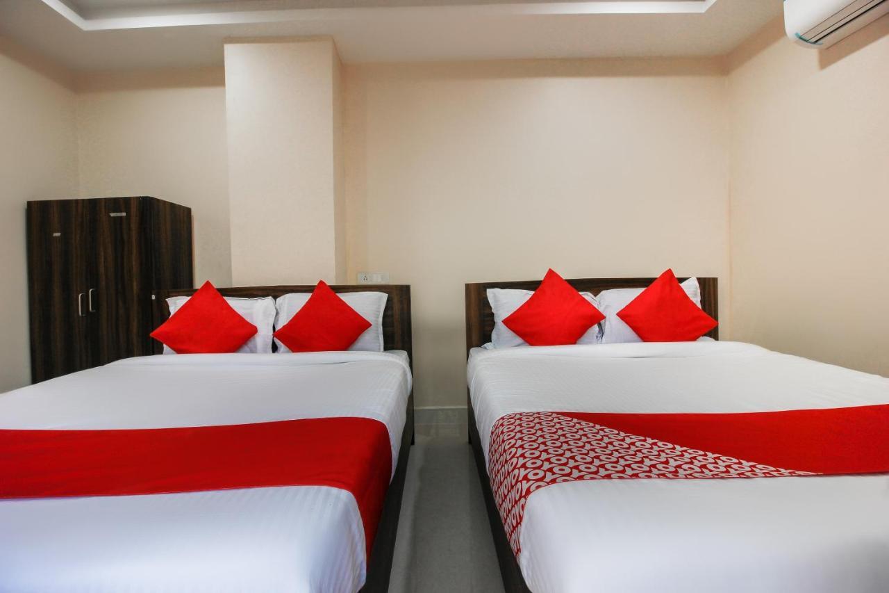 Oyo 66942 Venus Residency Hotel Lalaguda Bagian luar foto