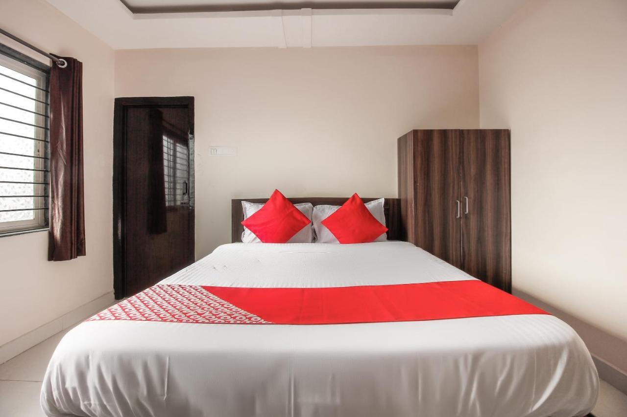 Oyo 66942 Venus Residency Hotel Lalaguda Bagian luar foto