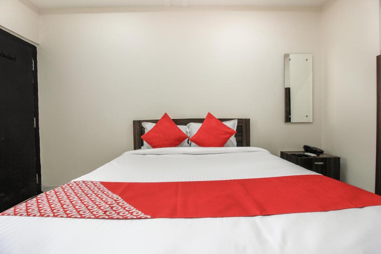 Oyo 66942 Venus Residency Hotel Lalaguda Bagian luar foto