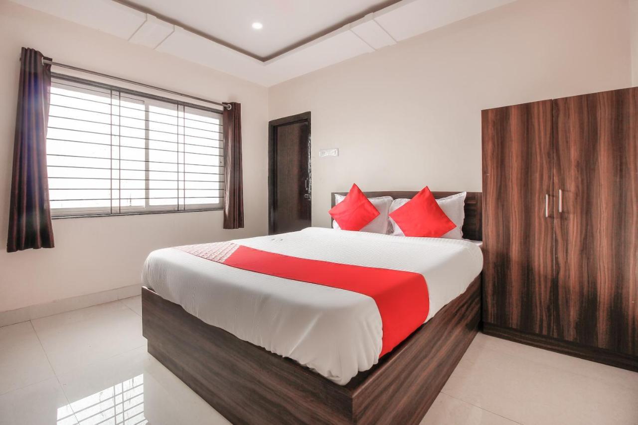 Oyo 66942 Venus Residency Hotel Lalaguda Bagian luar foto